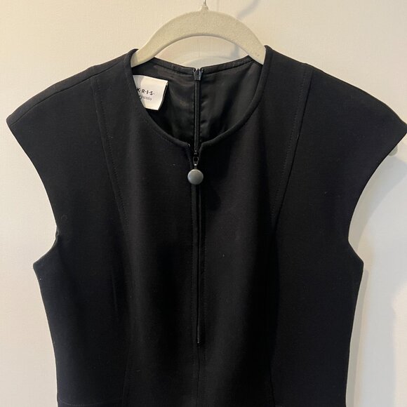 Akris Punto Cap-Sleeve Zip-Front Seamed Dress, Black - Picture 9 of 12